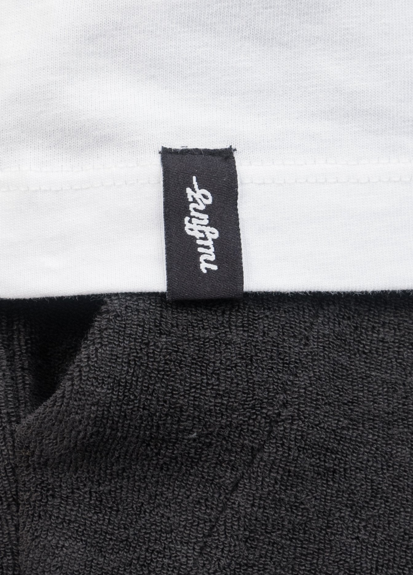 T-Shirt aus hochwertigem Material mit klassischer Passform - Image 6